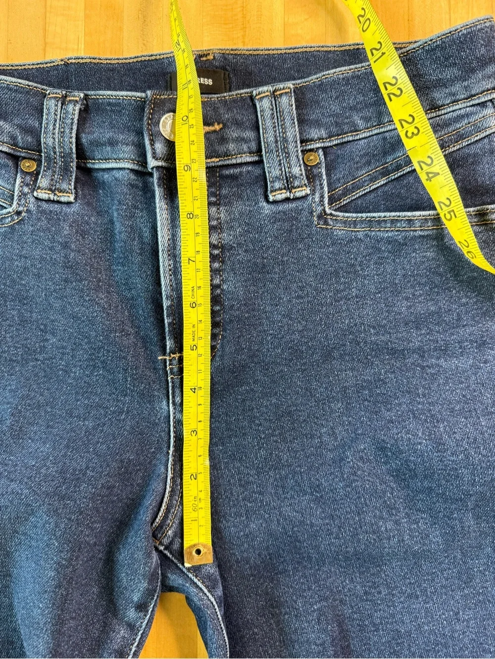 Express 70s Flare Mid Rise Hyper Sculpt Jeans 6R Dark Wash Stretch